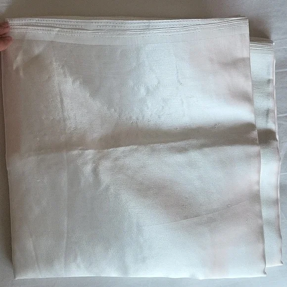 White and red net saree - Picture 9 of 9